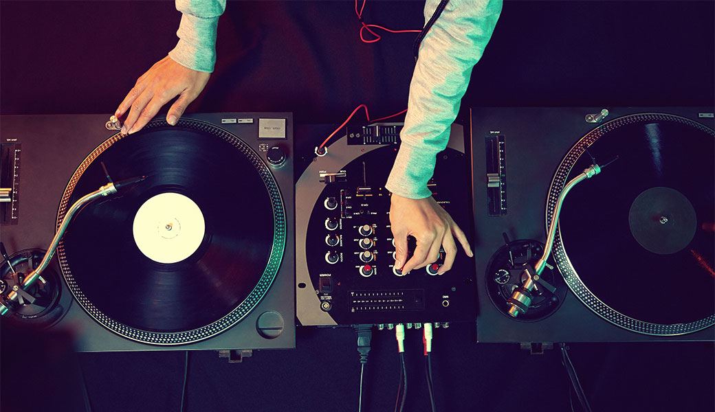 DJ mešalna miza