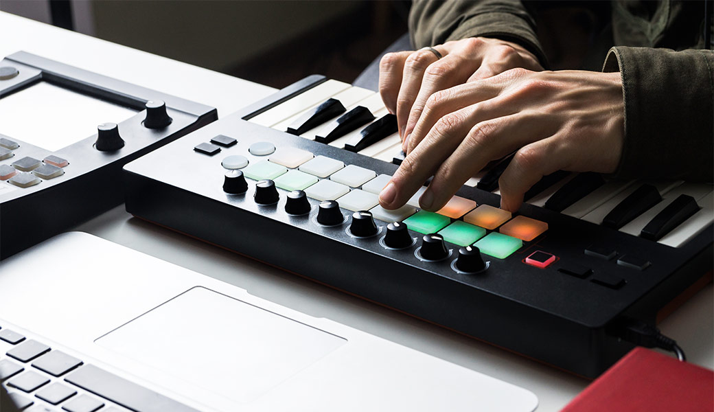 MIDI klaviatura